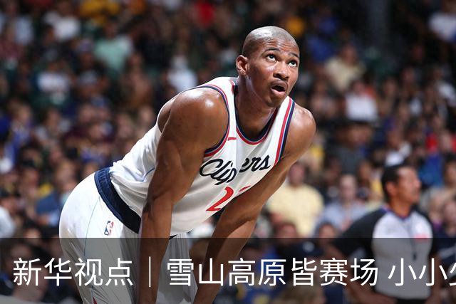 新华视点｜雪山高原皆赛场 小小少年追球忙